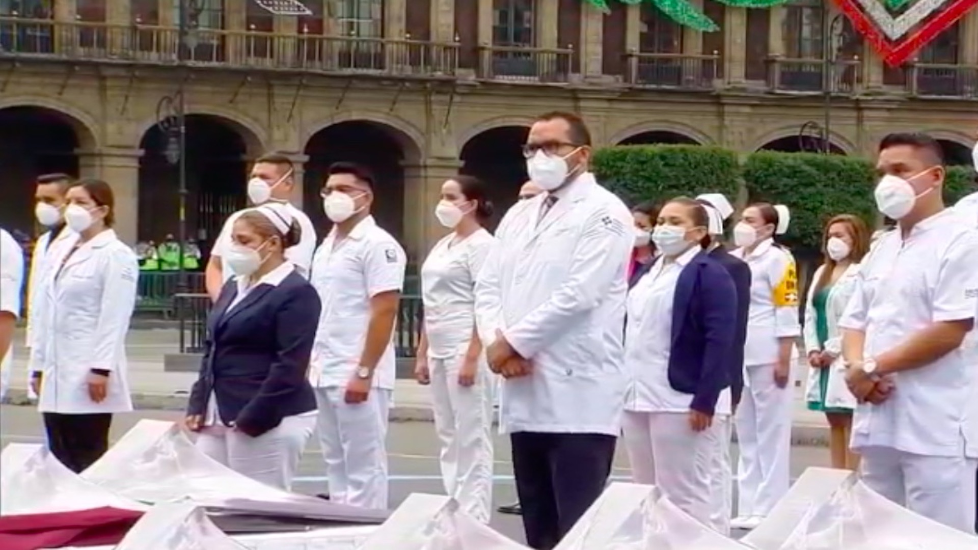 Sin público y con medidas sanitarias, así se llevó a cabo el desfile militar por la Independencia de México - medicos-reconocimientos