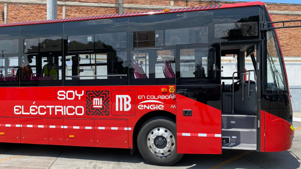 Presentan el primer autobús eléctrico del Metrobús de la Ciudad de México