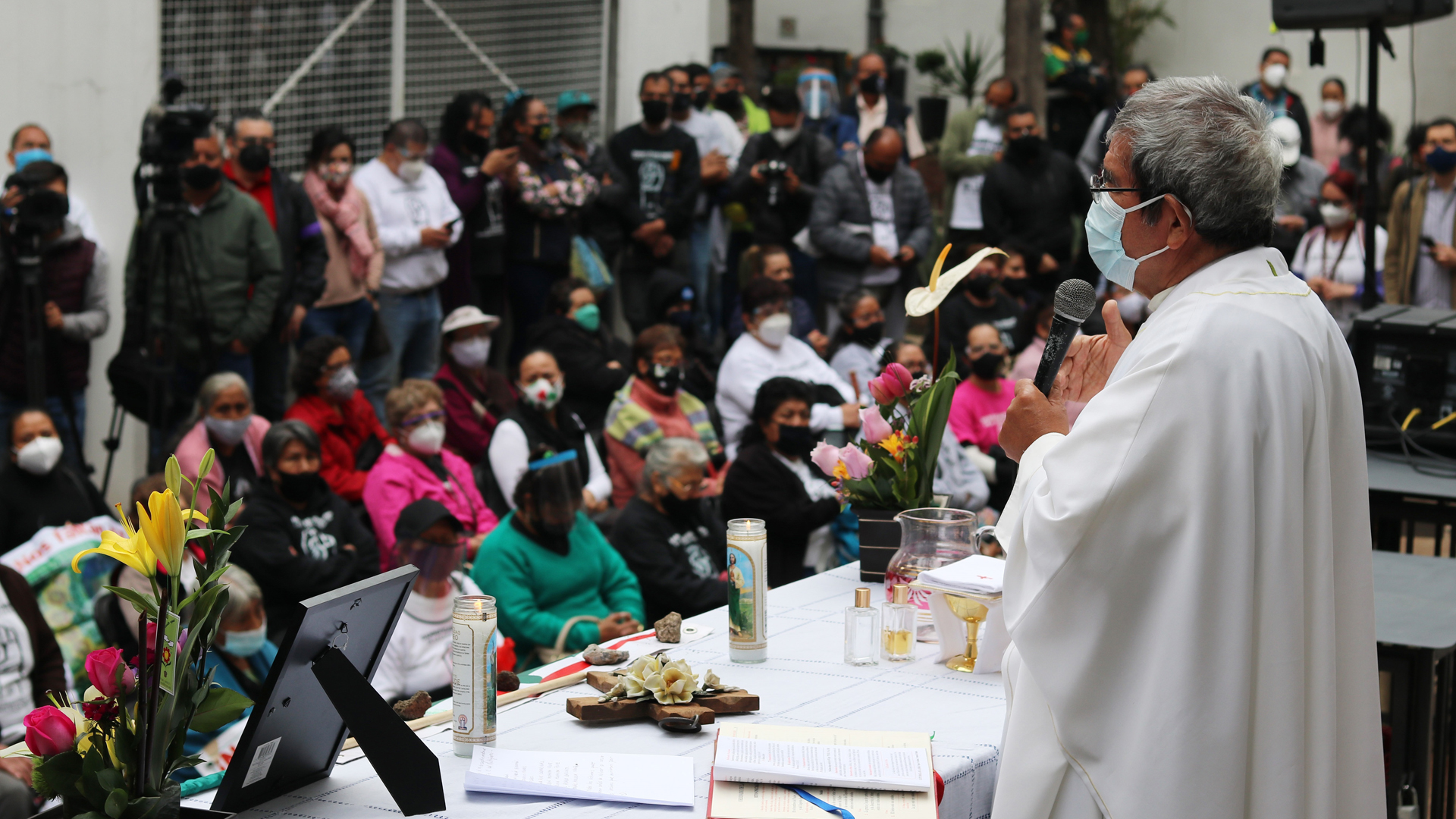 Continúan sin vivienda 19 mil familias en CDMX por sismo de 2017 - misa-en-honor-a-victimas-de-sismos-del-19-s-en-la-cdmx