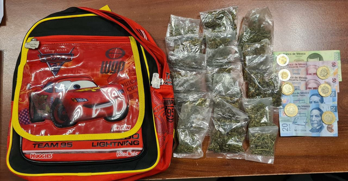 Rescatan en Edomex a niño utilizado para transportar mariguana - mochila-del-nino-en-la-que-transportaban-droga