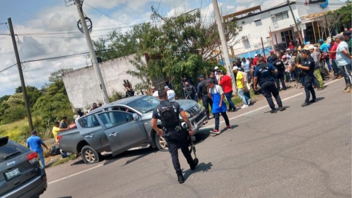 Enfrentamiento en Michoacán deja dos policías heridos y un presunto delincuente muerto Enfrentamiento en Michoacán deja dos policías heridos y un presunto delincuente muerto