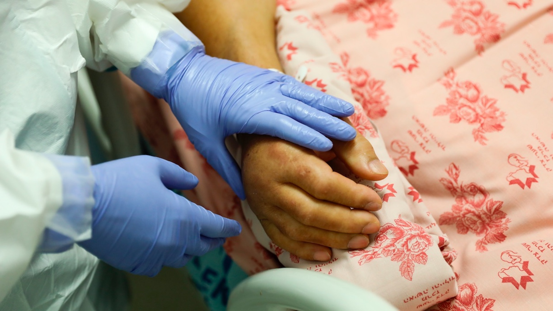 A pesar de llegar al millón de muertos por COVID-19, hay destellos de esperanza, asegura la OMS