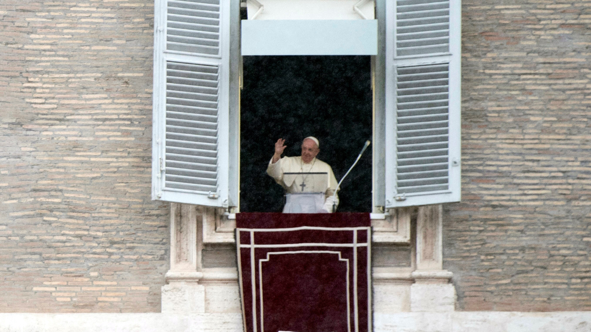Papa Francisco recuerda a migrantes obligados a huir como Jesús
