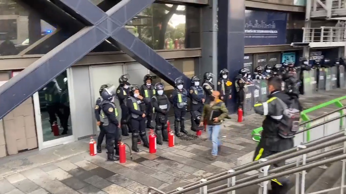 #Video Blindan la SSC capitalina ante posible manifestación de feministas