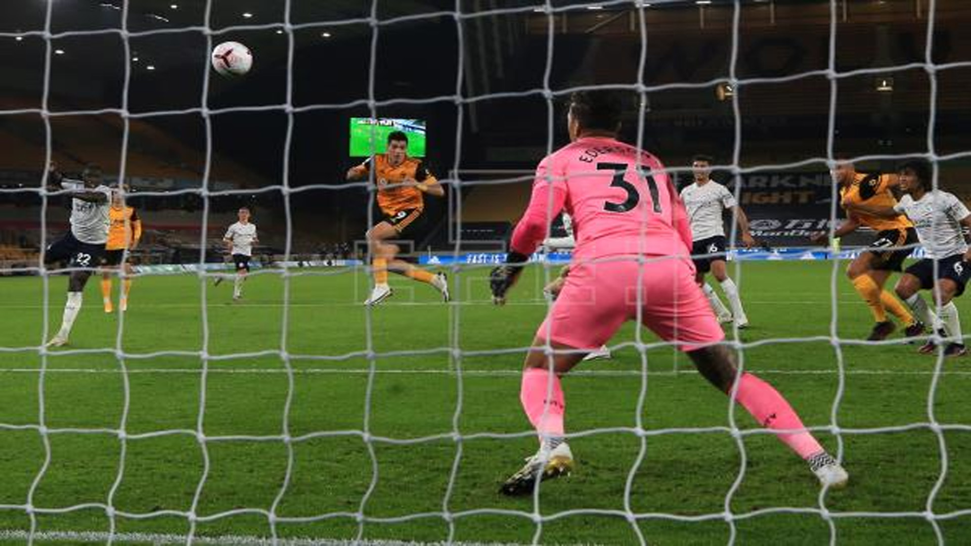 #VIDEO Raúl Jiménez marca ante Manchester City; suma su segundo gol de la temporada