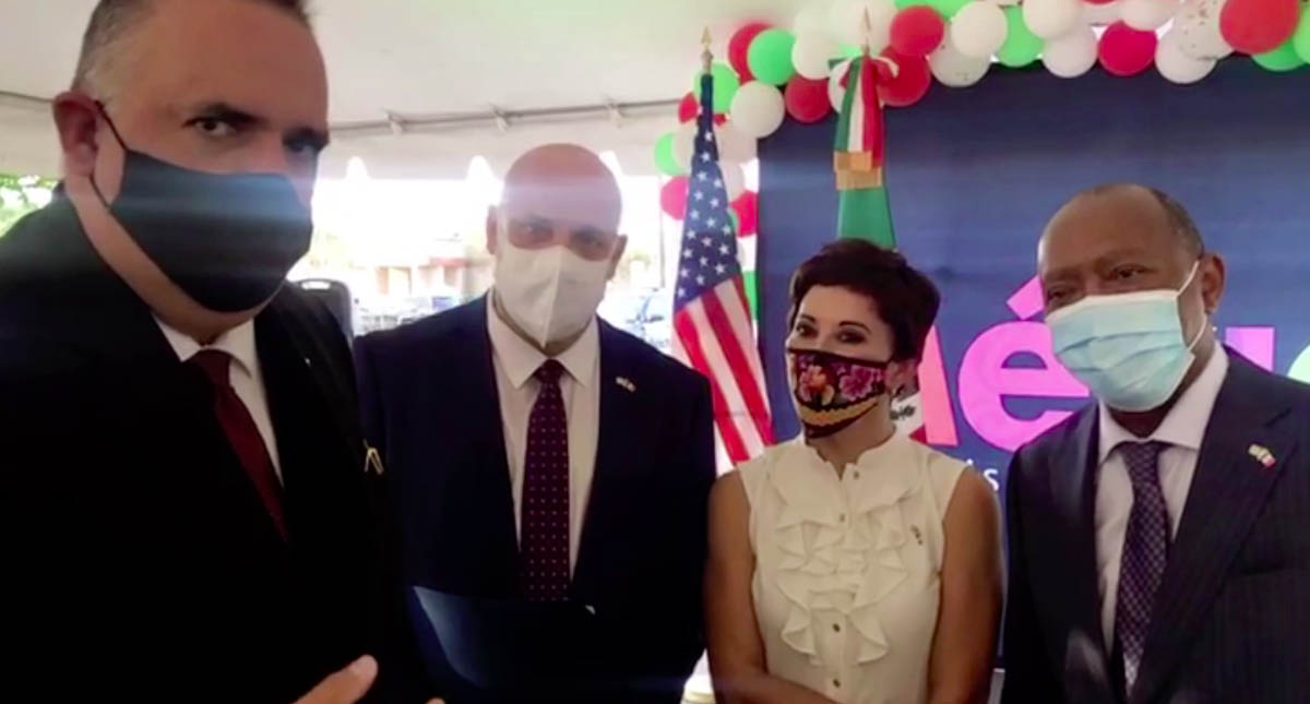 Doctor mexicano Joseph Varon recibe premio en Houston por labor de 190 días contra el COVID-19 Doctor mexicano Joseph Varon recibe premio en Houston por labor de 190 días contra el COVID-19