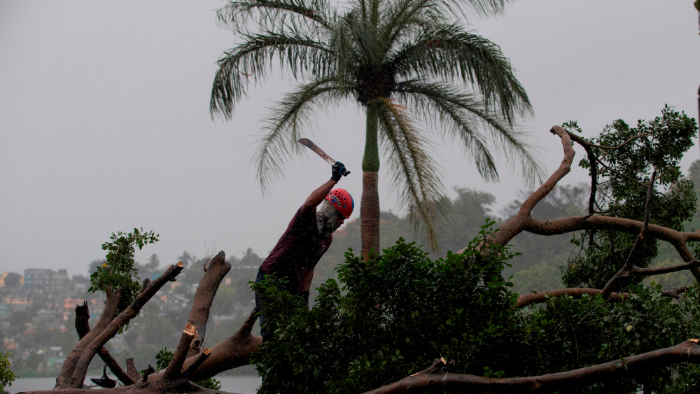 Tres ondas tropicales amenazan el Atlántico y Golfo de México