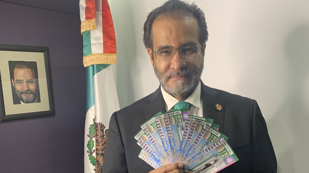 Relacionan a René Bejarano con mafia rumana de Quintana Roo