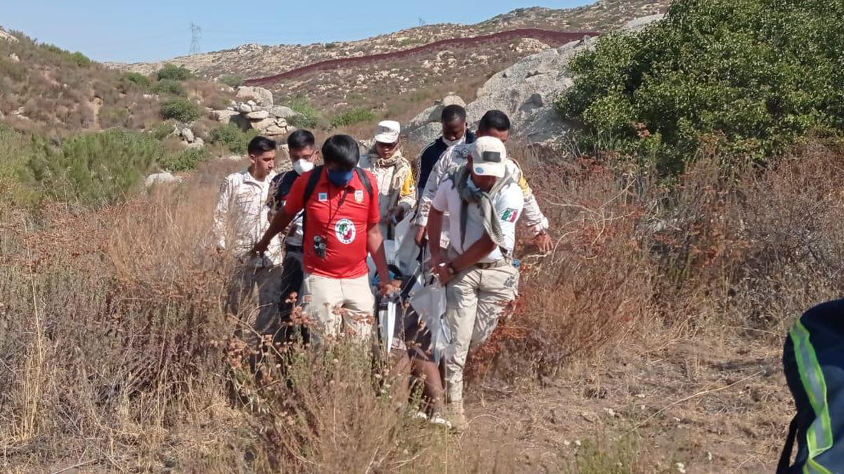 Rescatan en Baja California a dos embarazadas que pretendían cruzar a EE.UU. - rescate-de-migrantes-en-frontera-de-baja-california-con-eeuu