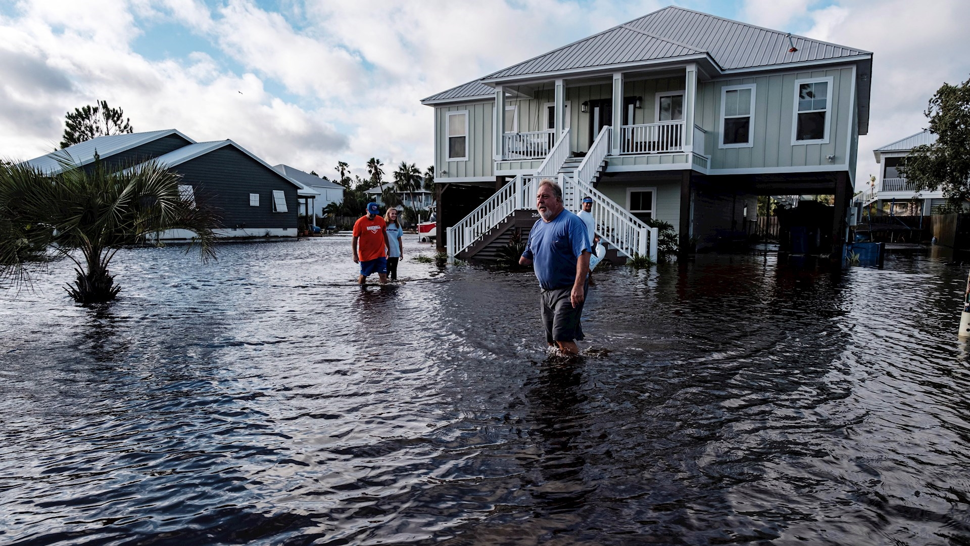 Sally se debilita a tormenta tropical; provoca “inundaciones catastróficas” en Alabama y Florida