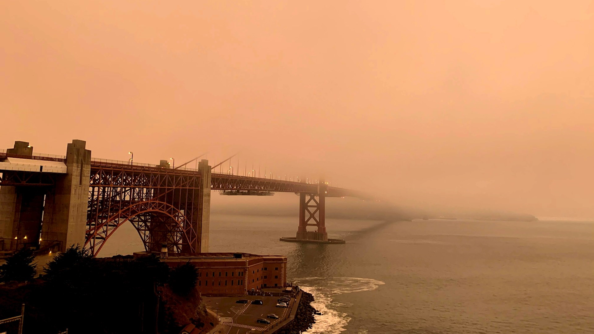 Cielo de San Francisco se tiñe de naranja por acumulación de humo y niebla - san-francisco-humo-niebla-naranja-incendios-2