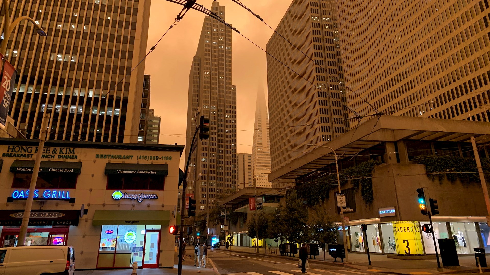 Cielo de San Francisco se tiñe de naranja por acumulación de humo y niebla