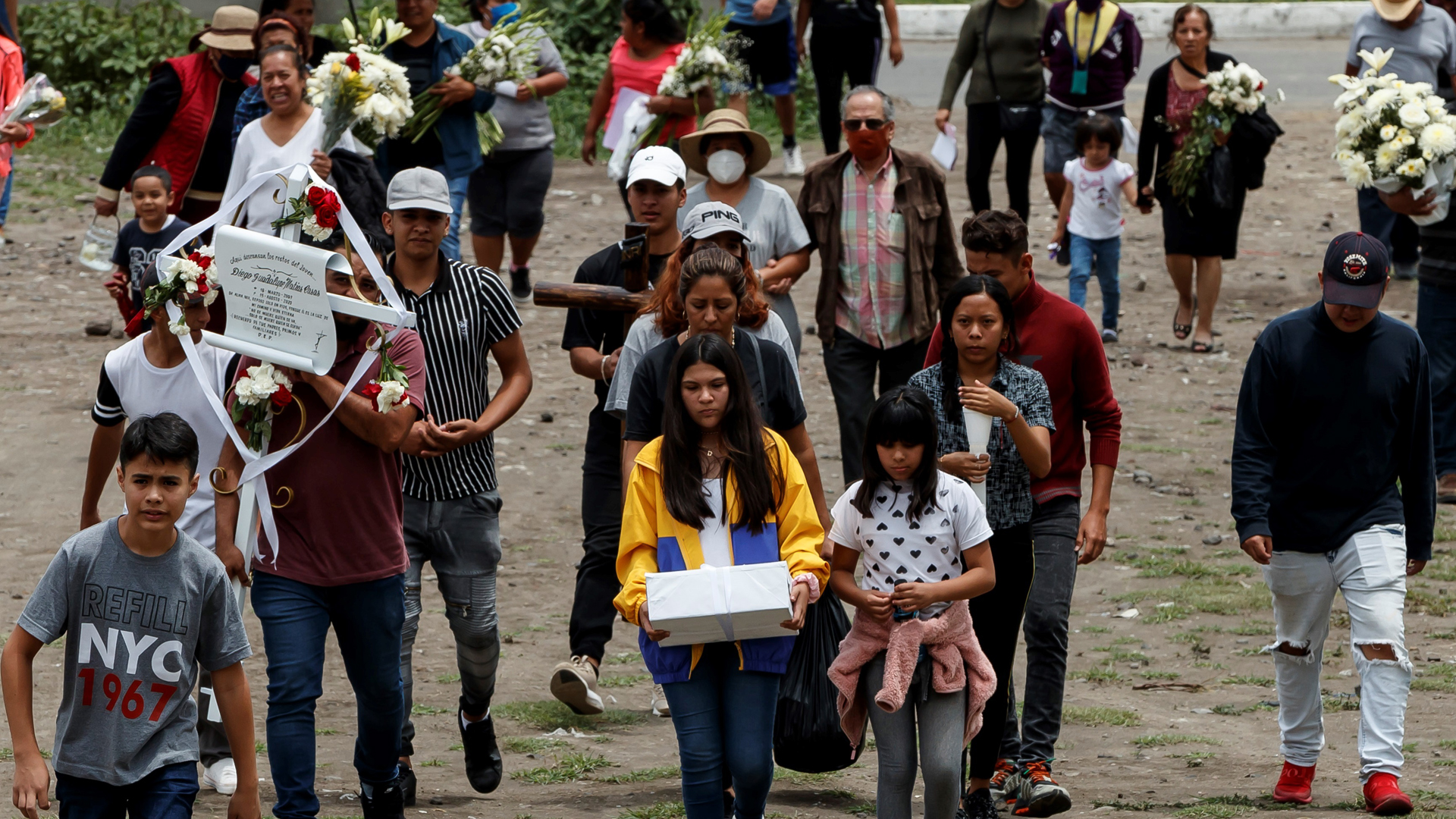 Proyecta IHME casi 139 mil muertes por COVID-19 en México para fin de año - sepelio-de-victima-de-covid-19-en-el-estado-de-mexico