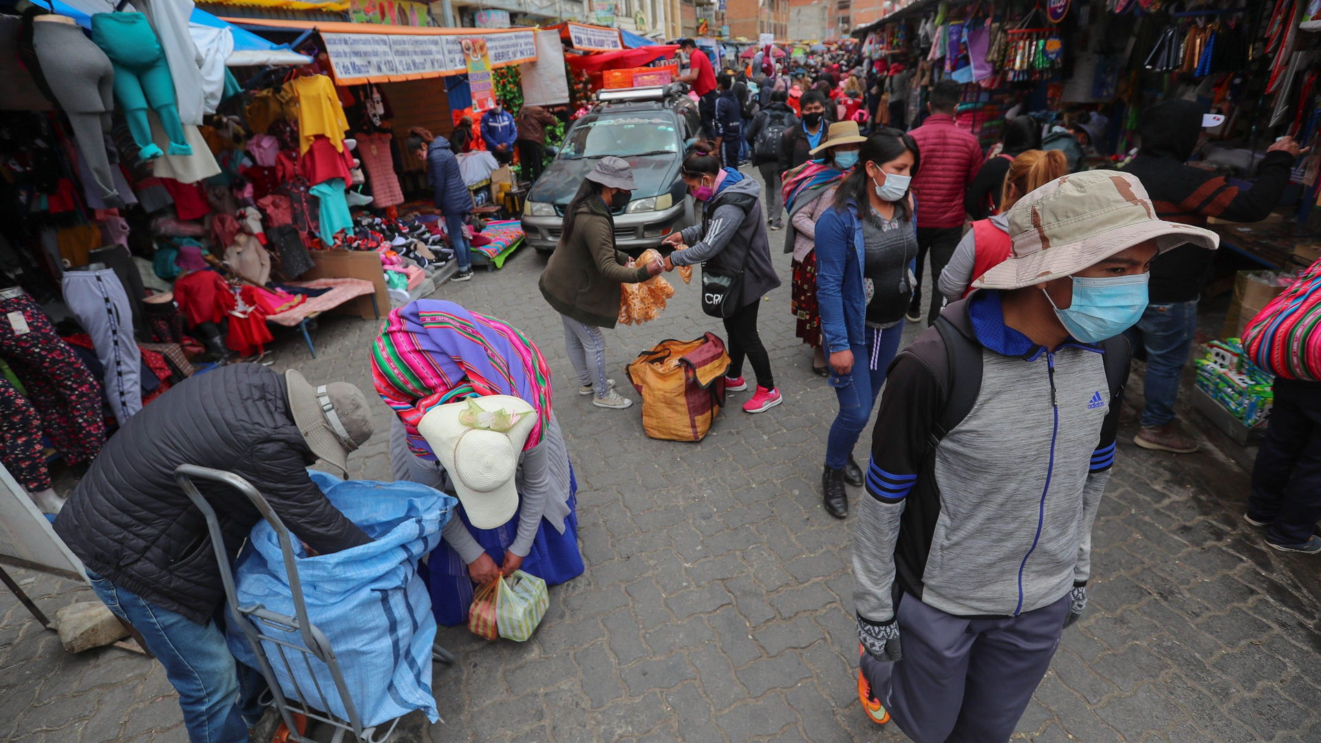 Latinoamérica analiza una mayor reapertura tras seis meses de pandemia y 310 mil muertes