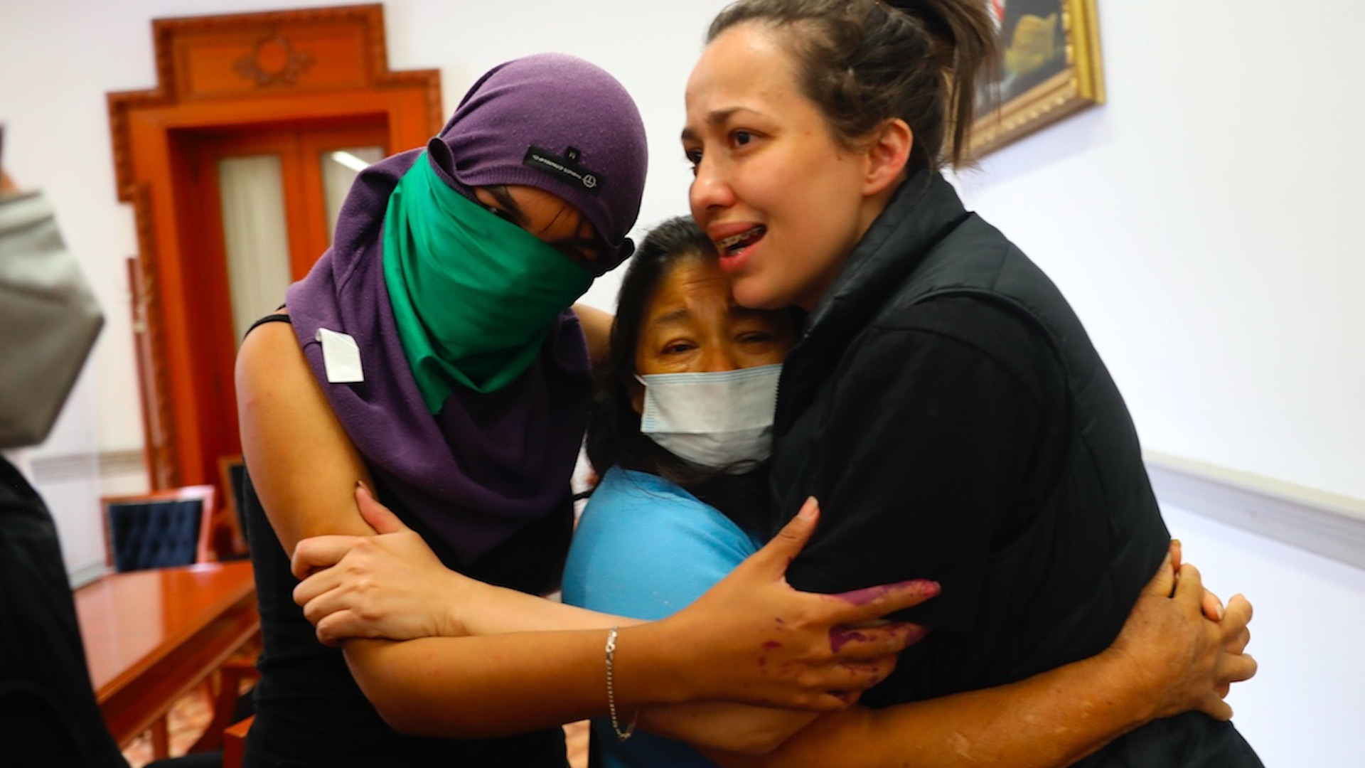 Madres de víctimas de feminicidio que tomaron instalaciones de la CNDH exigen renuncia de Rosario Piedra
