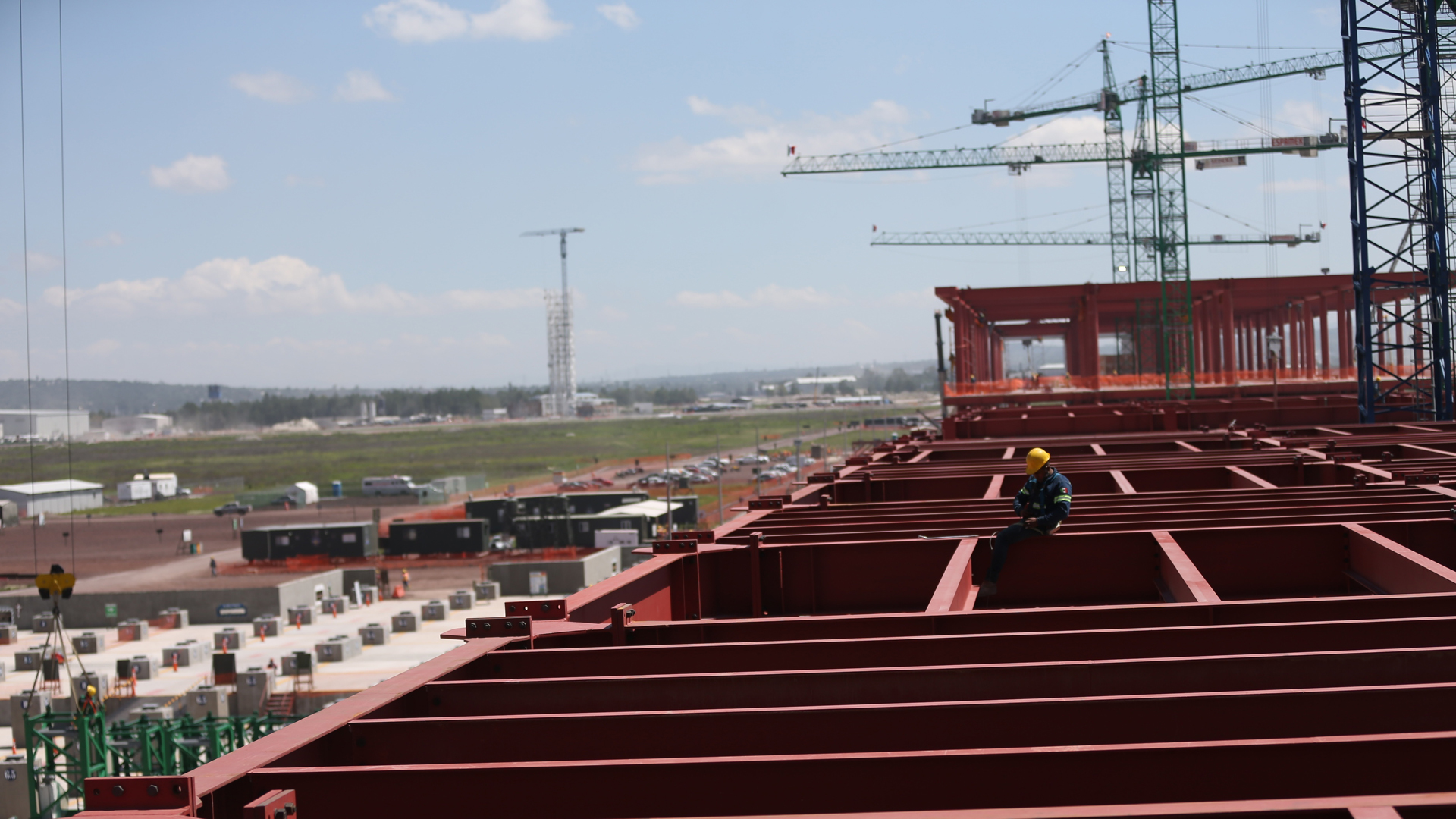 Cae producción industrial 3.3 por ciento anual en octubre