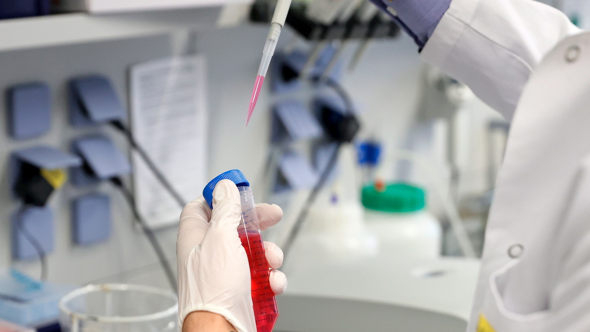 AMLO asegura que hay disponibles 10 mil mdp para anticipos de vacuna contra COVID-19