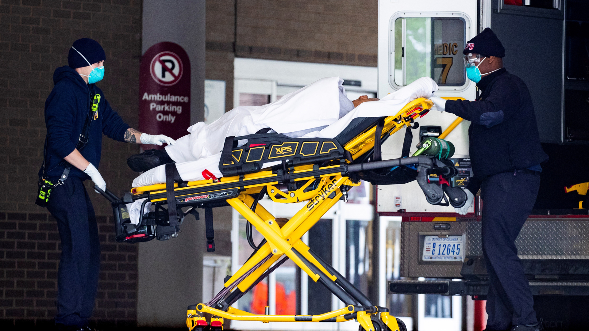 Rebasa EE.UU. las 197 mil muertes por COVID-19; suma 6.67 millones de casos