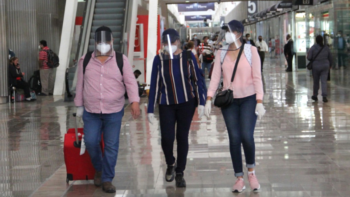 Eleva EE.UU. nivel de alerta para México; pide a ciudadanos evitar viajar al país ante repunte de pandemia