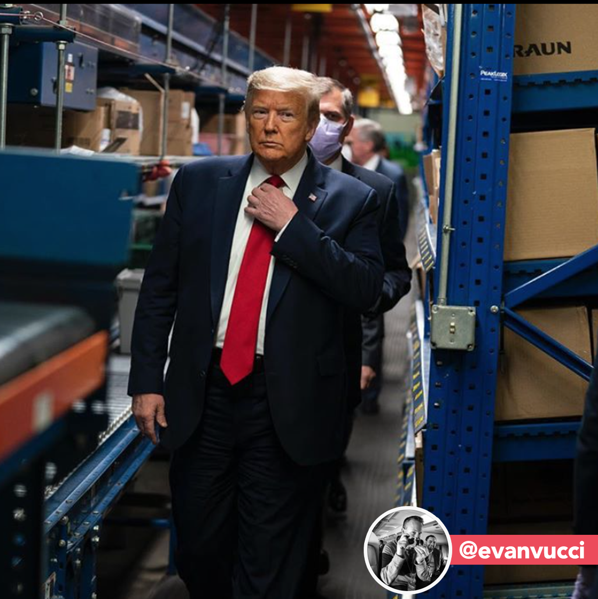 Instagrameras: El descuido de Trump - 2-3