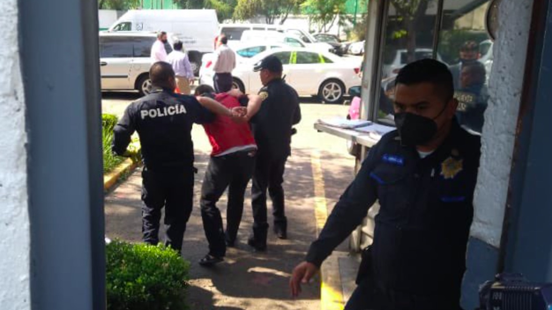 Ataque contra vehículo en el Centro Histórico de la Ciudad de México deja un muerto; detienen a presunto agresor