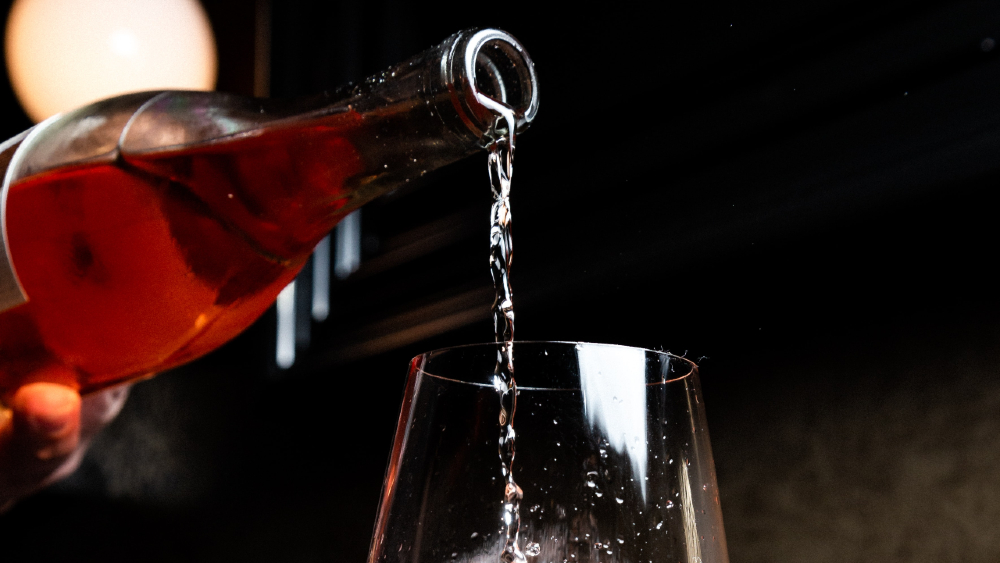 Confinamiento y fácil acceso a alcohol aumentan consumo en jóvenes mexicanos