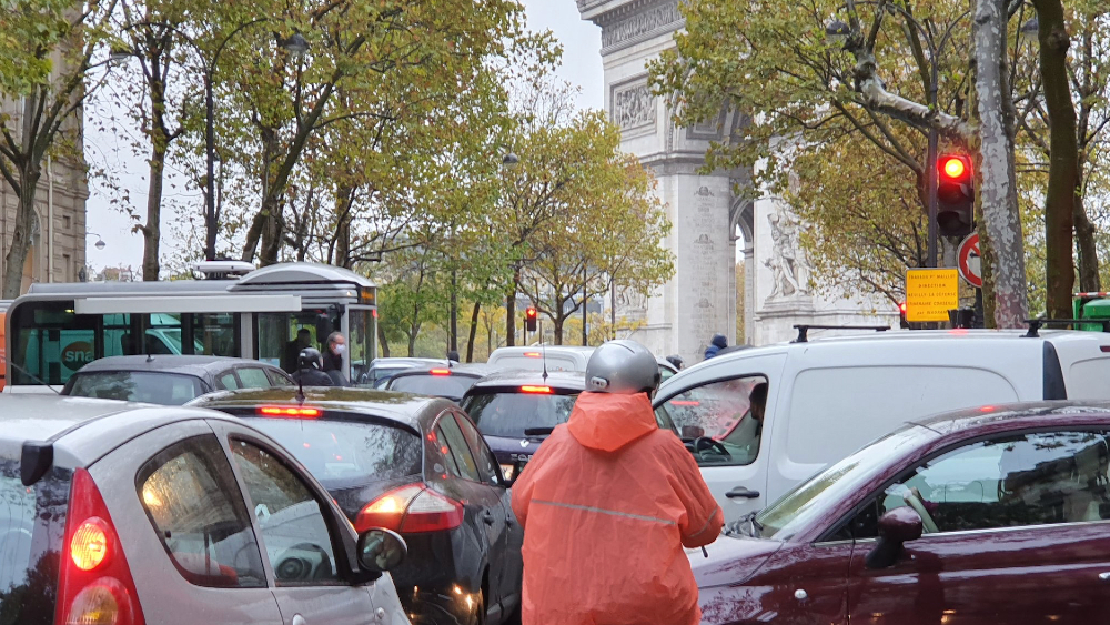 Arco del Triunfo y los Campos de Marte desalojados por amenazas de bomba