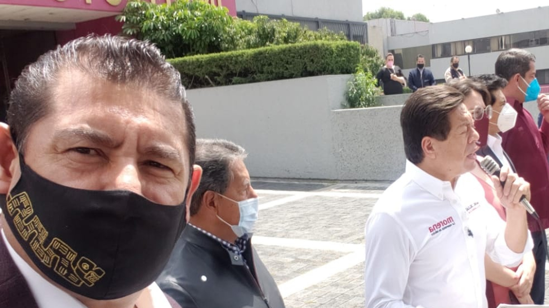 Instruye Monreal que se realicen pruebas a quienes tuvieron contacto con senador que dio positivo a COVID-19