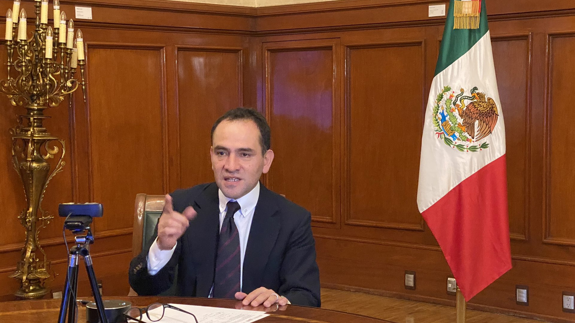 “Rebrote de COVID-19, el mayor riesgo para la economía”, advierte Arturo Herrera