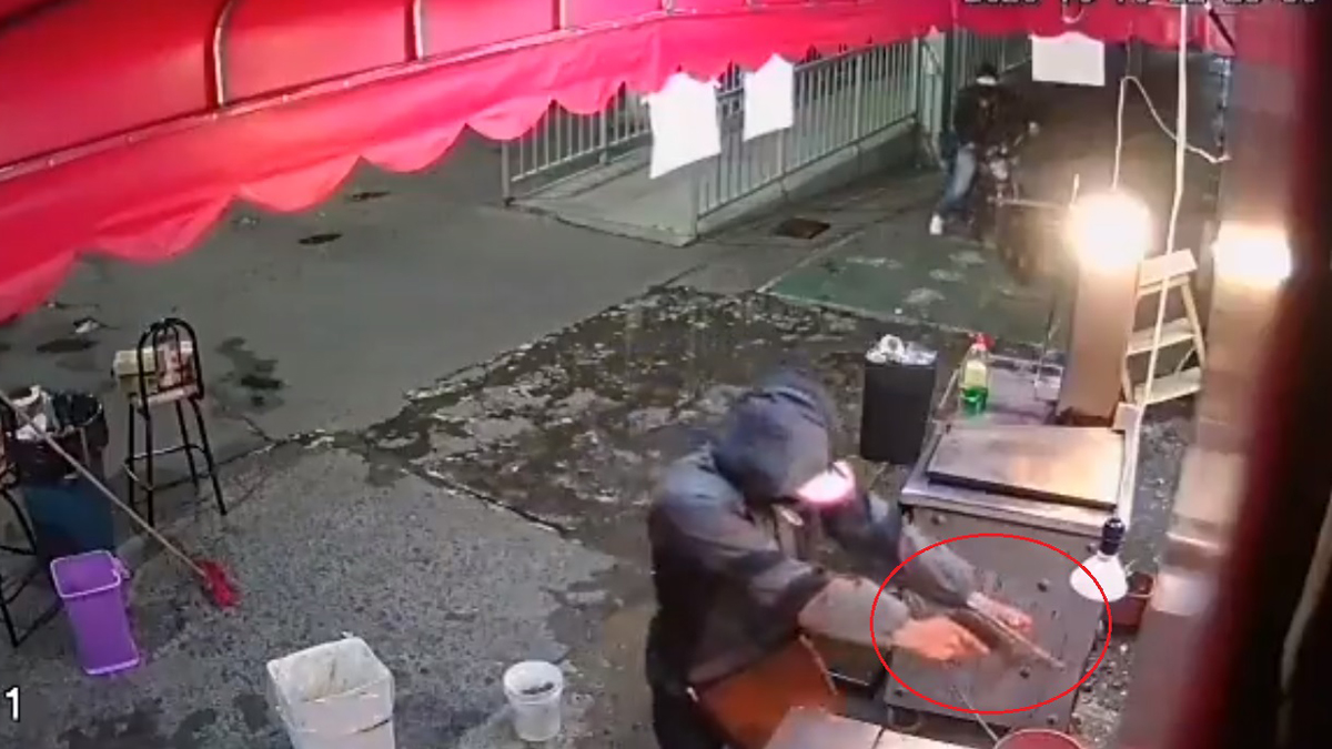 #Video Asaltan con subfusil taquería en Iztapalapa #Video Asaltan con subfusil taquería en Iztapalapa
