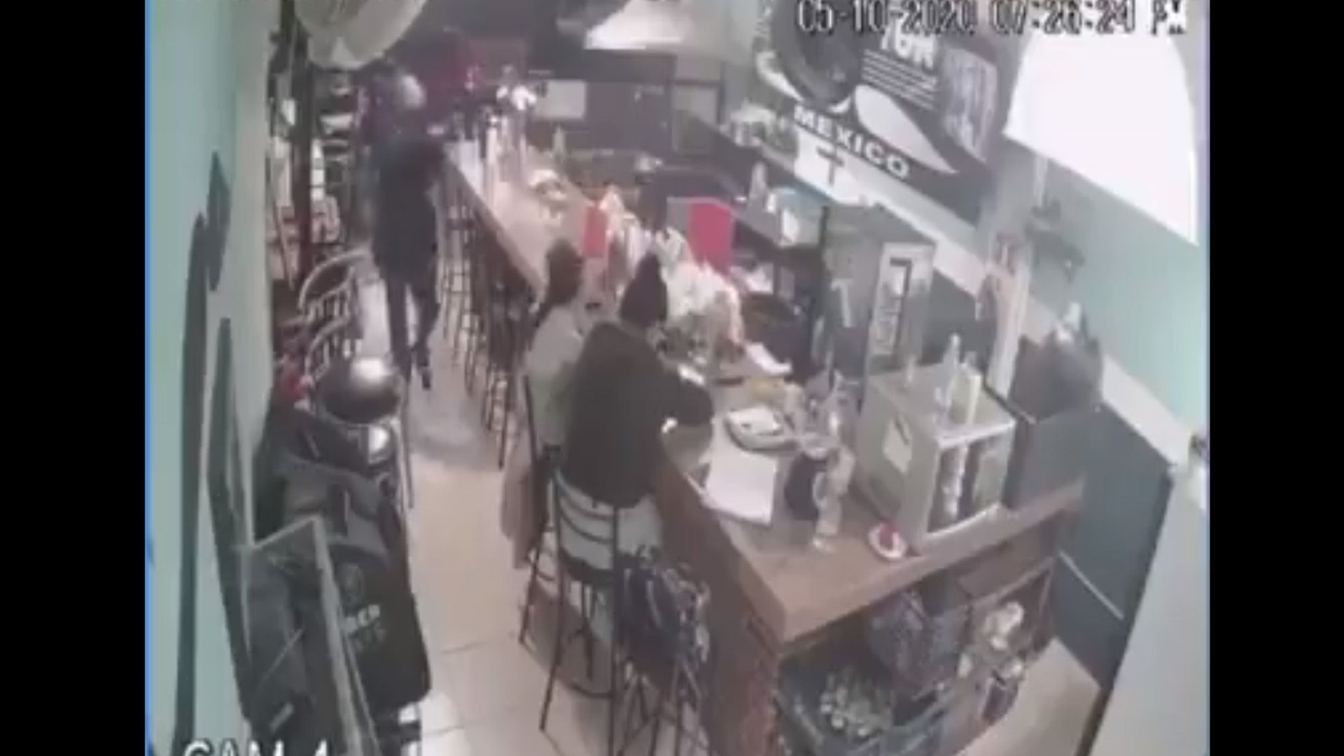 #Video Delincuentes encañonan a niña durante asalto en Cuautitlán, Edomex