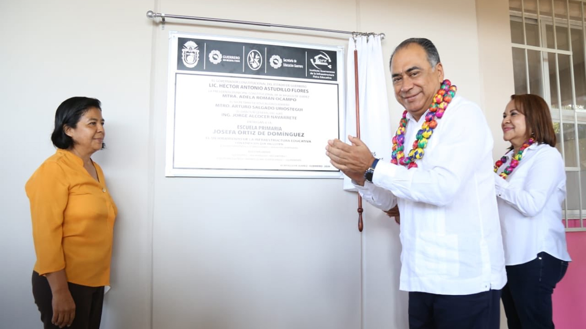 Guerrero suma 2 mil 500 escuelas nuevas en cinco años, destaca Héctor Astudillo