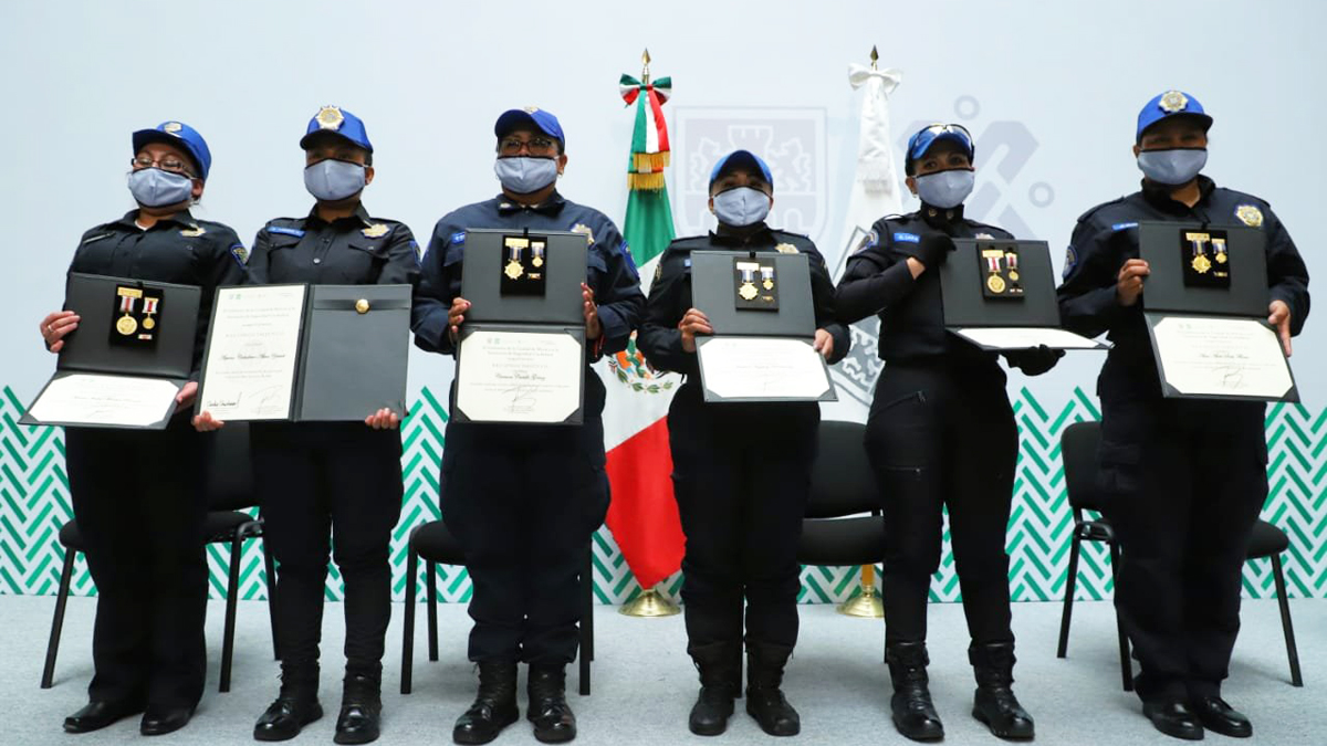 Ascenderán en CDMX a mujeres policía que participaron en contención de marchas feministas