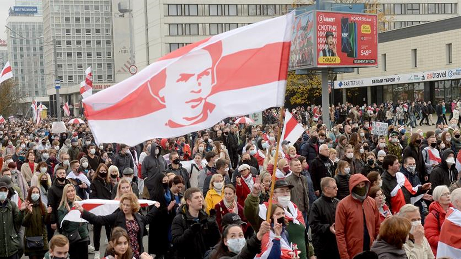 Undécimo domingo de protestas en Bielorrusia para que Lukashenko abandone el poder - bielorrusos2