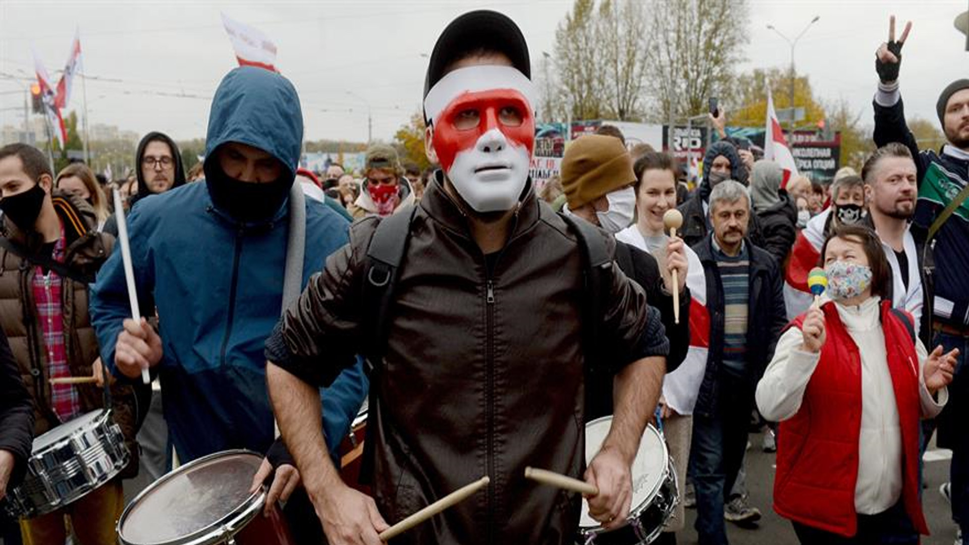 Undécimo domingo de protestas en Bielorrusia para que Lukashenko abandone el poder - bielorrusos3