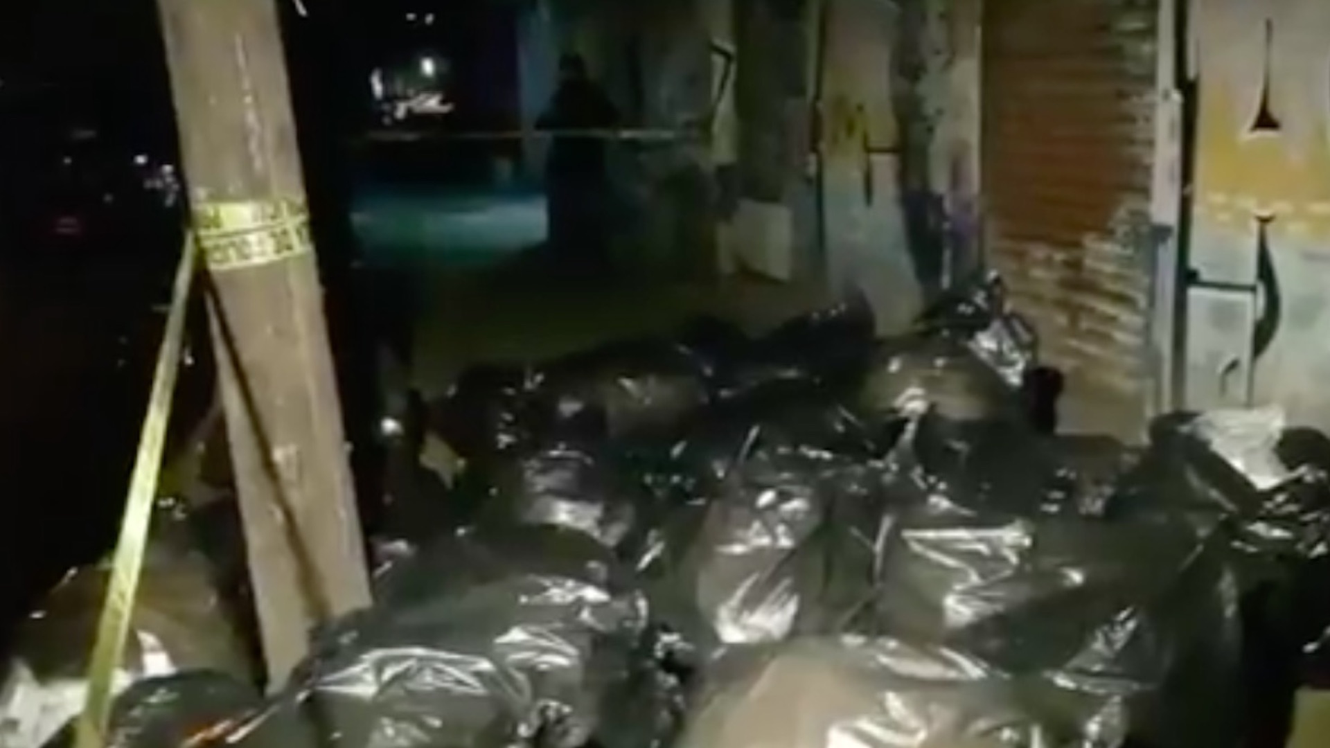 Trasladan al Reclusorio Norte a acusados de abandonar 27 bolsas con medicamentos oncológicos en Azcapotzalco - bolsas-de-medicamentos-en-azcapotzalco