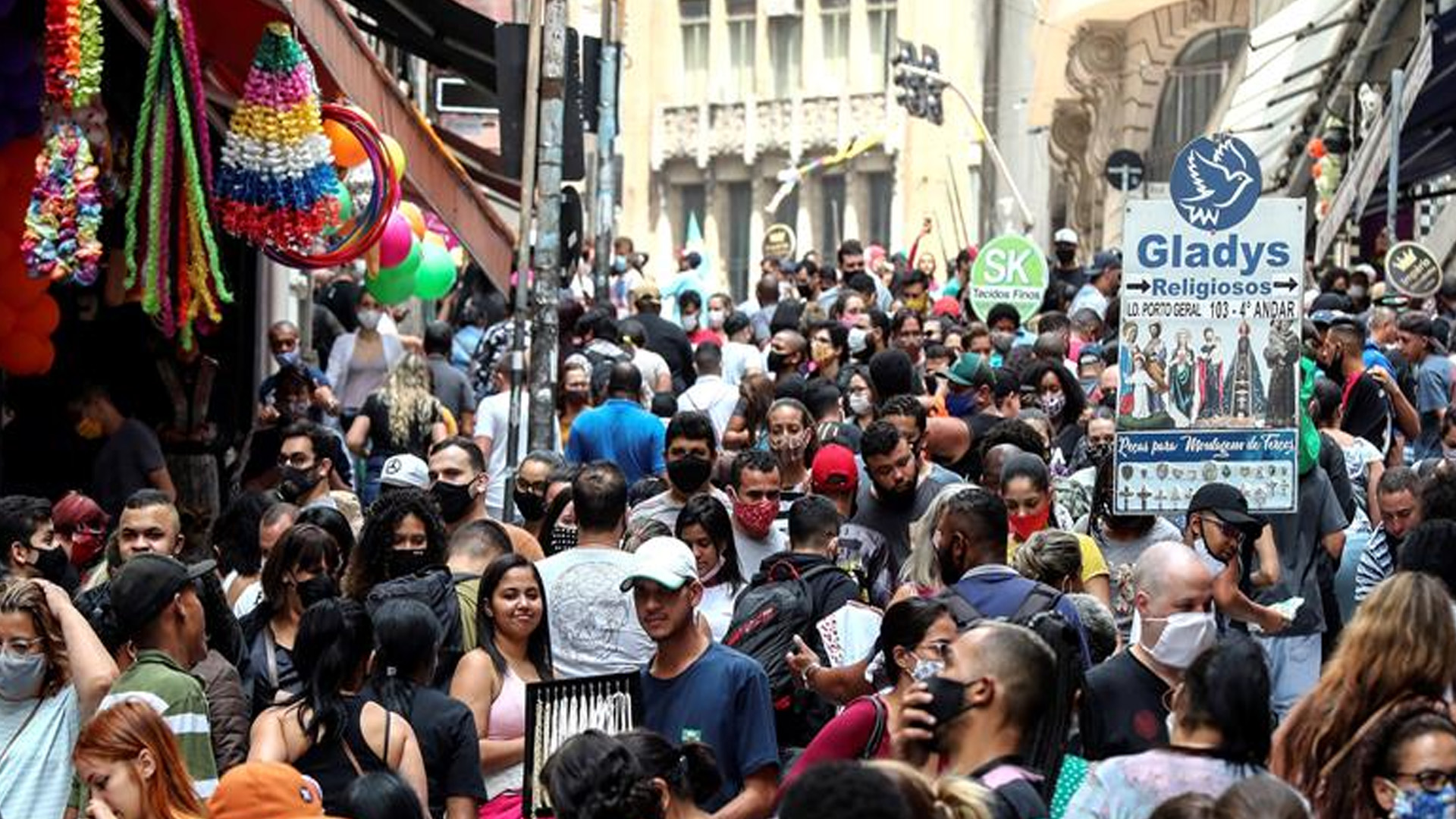 Brasil rebasa los 5.4 millones de casos confirmados de COVID-19