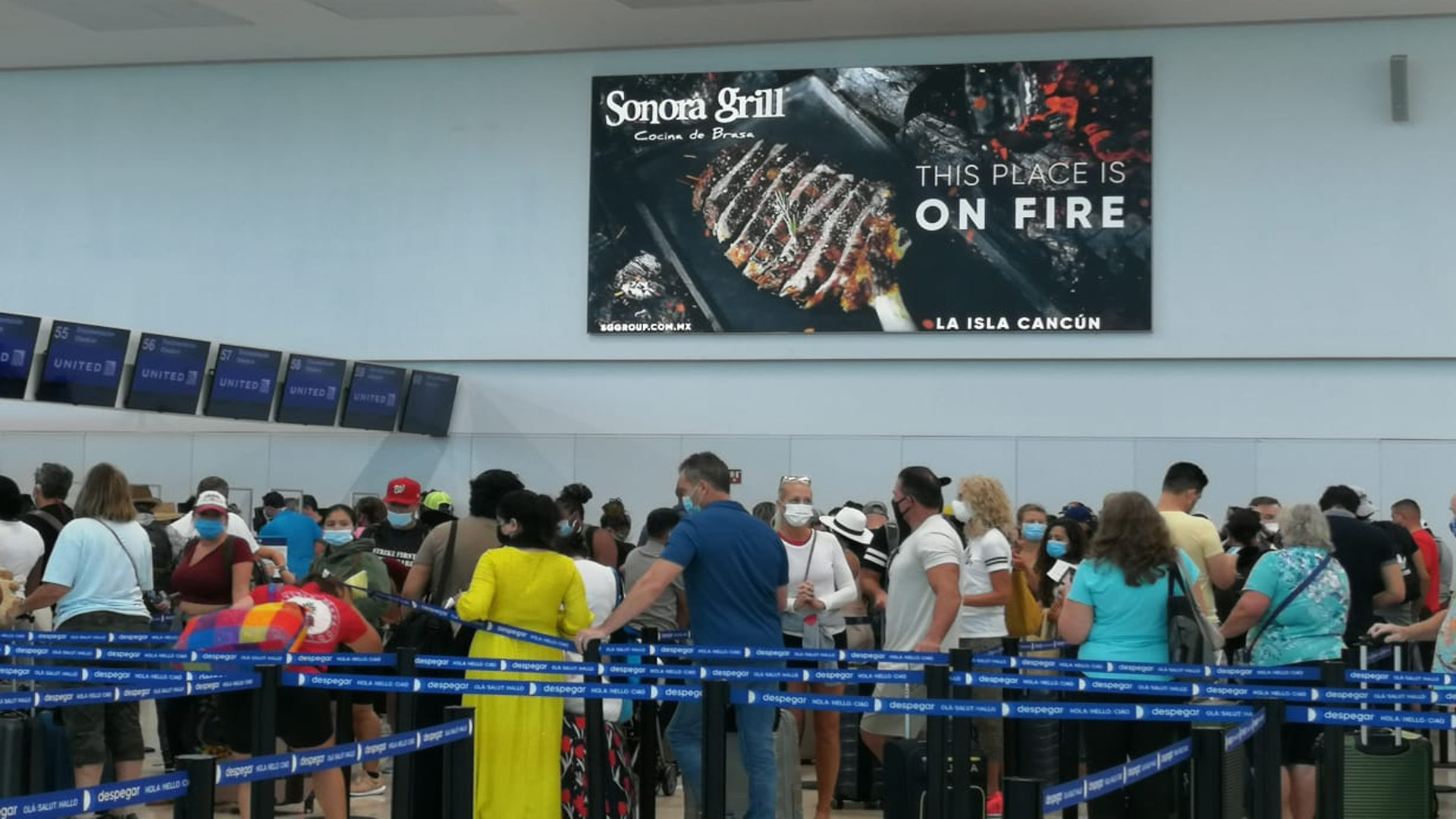 Suspende actividades Aeropuerto Internacional de Cancún por huracán ‘Delta’