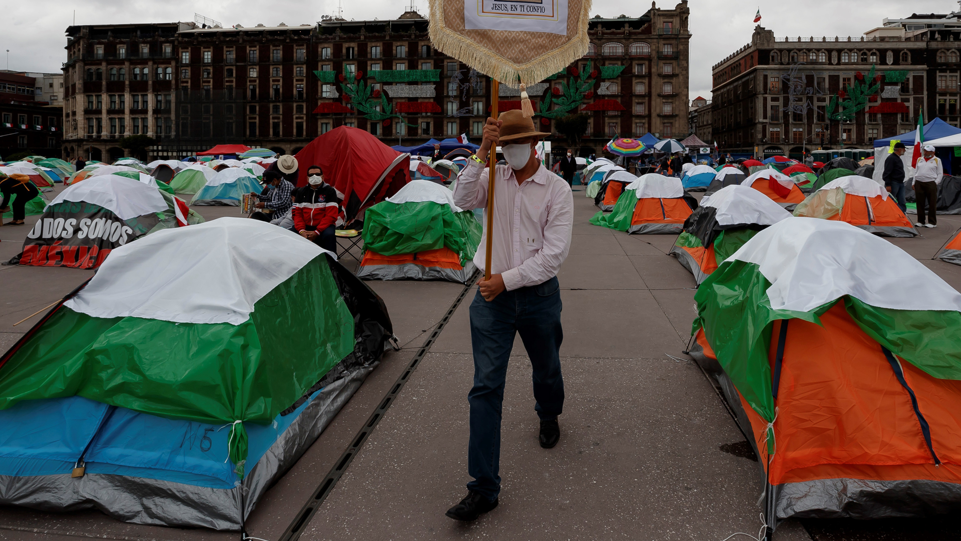 #Video Cuestiona Sheinbaum si protesta de FRENAAA en el Zócalo es un ‘performance’ #Video Cuestiona Sheinbaum si protesta de FRENAAA en el Zócalo es un ‘performance’