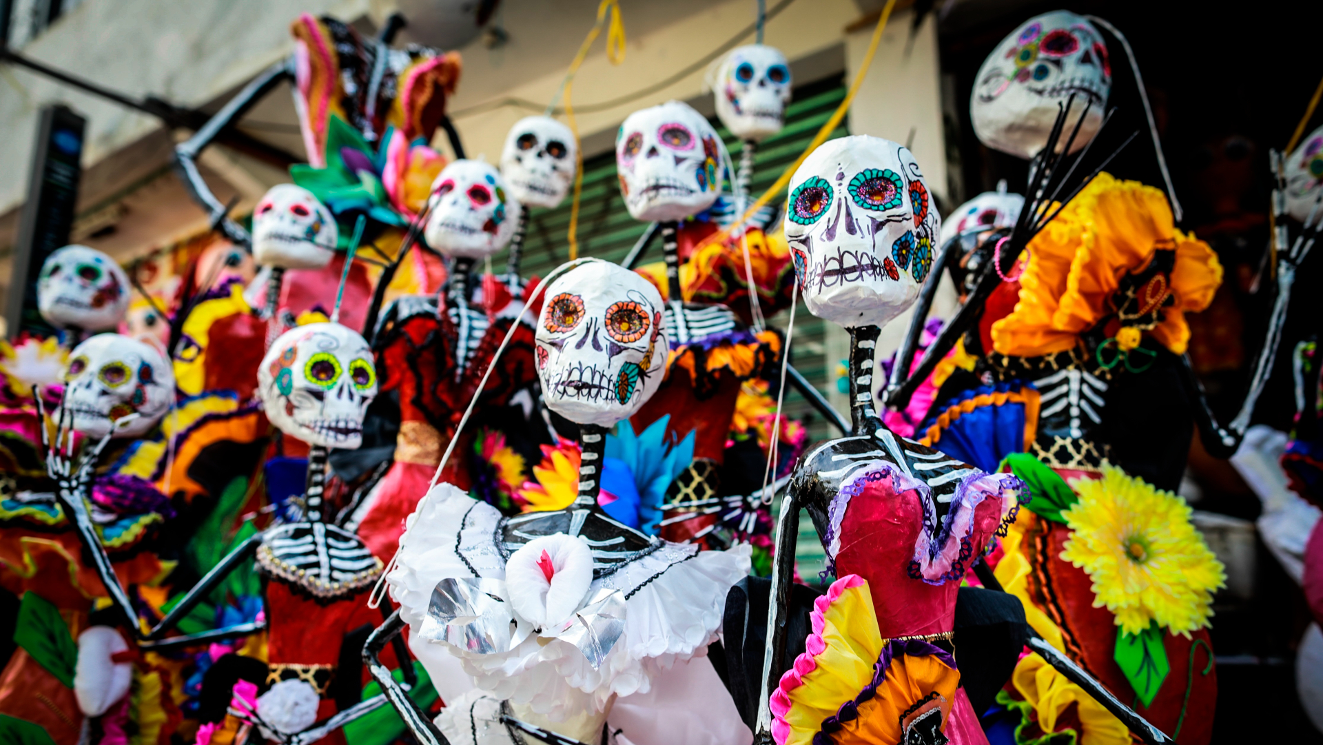 Catrinas y piñatas se fusionan para mantener la tradición pese a la pandemia