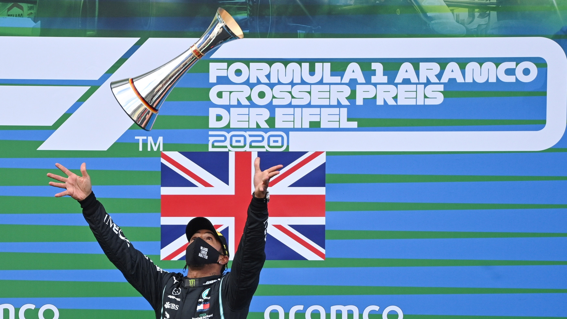 Hamilton gana GP de Eifel; 'Checo' Pérez queda cuarto - celebracion-de-hamilton-tras-ganar-gp-de-eifel