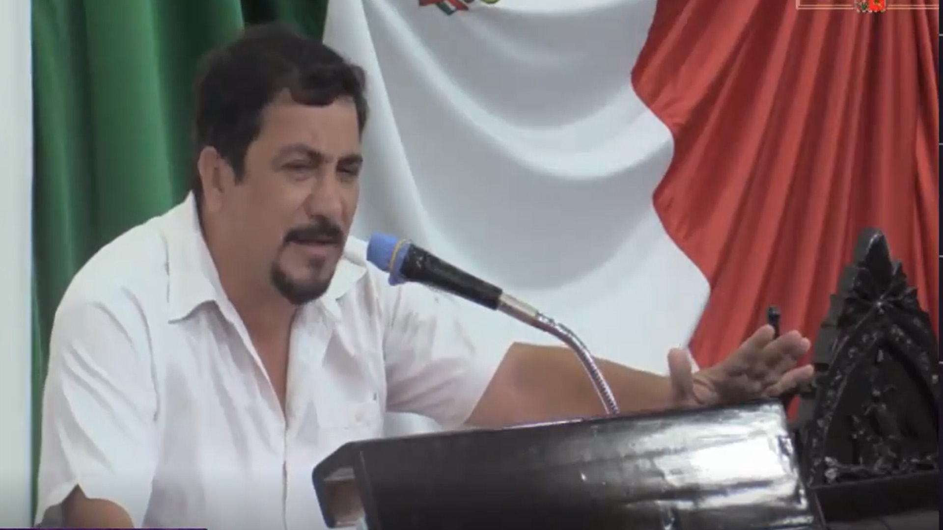 #Video “Recen y no se preocupen, la próxima semana llegará ‘El Mesías'”, dice el diputado Charlie Valentino