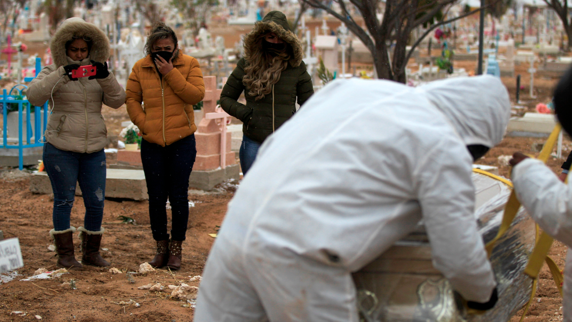 México suma 90 mil muertos por COVID-19 con amenaza de rebrote y temor en algunos estados