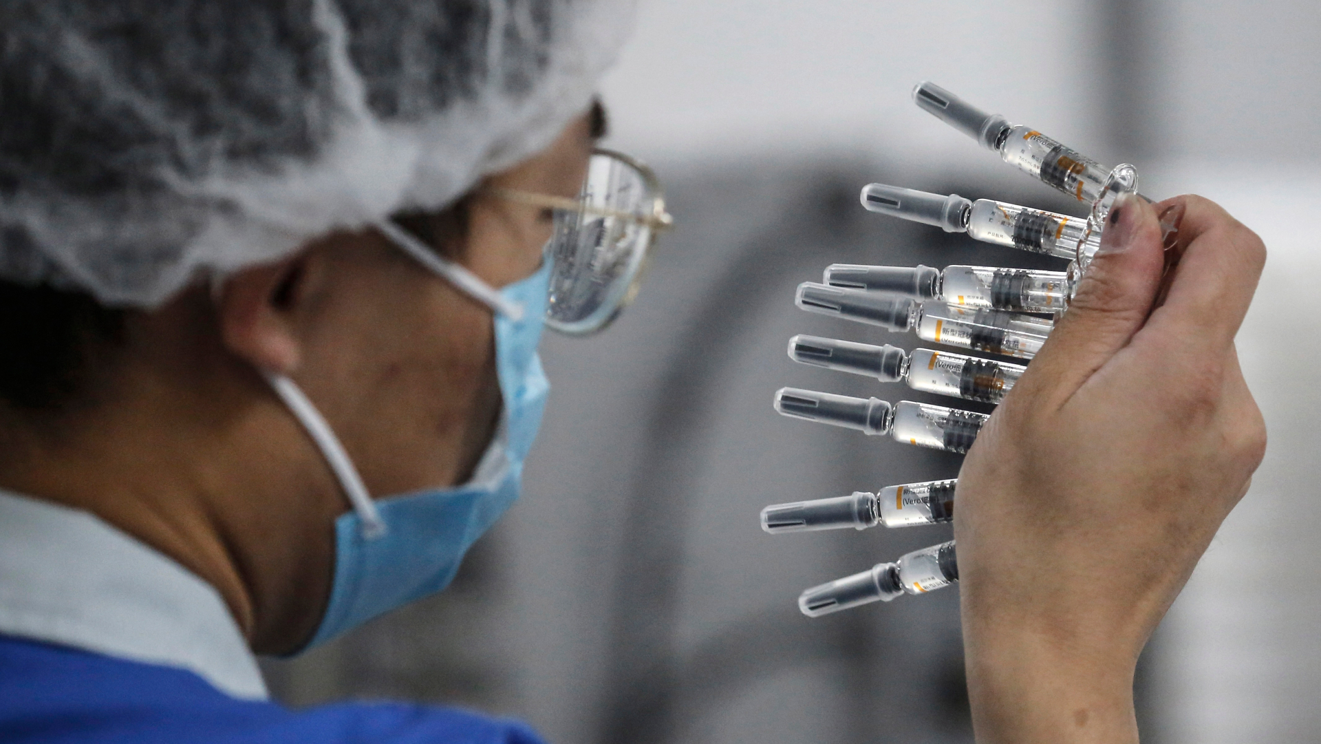 China prueba vacuna en 60 mil personas sin efectos adversos, dice funcionario