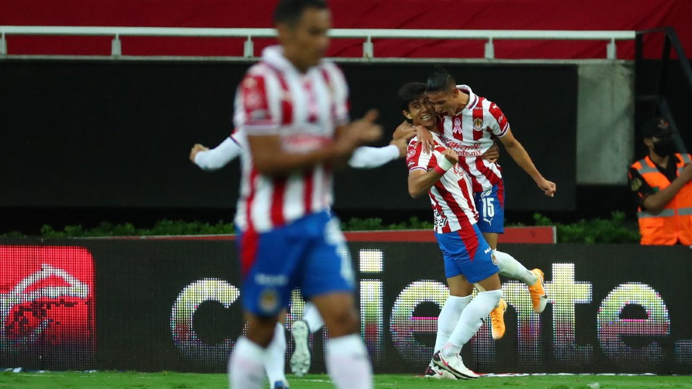 Chivas se lleva el Clásico Tapatío Chivas se lleva el Clásico Tapatío