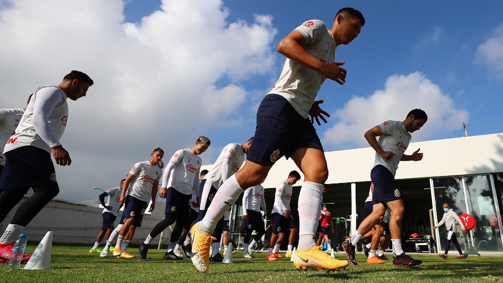 Chivas tiene cuatro casos de COVID-19 en su plantilla