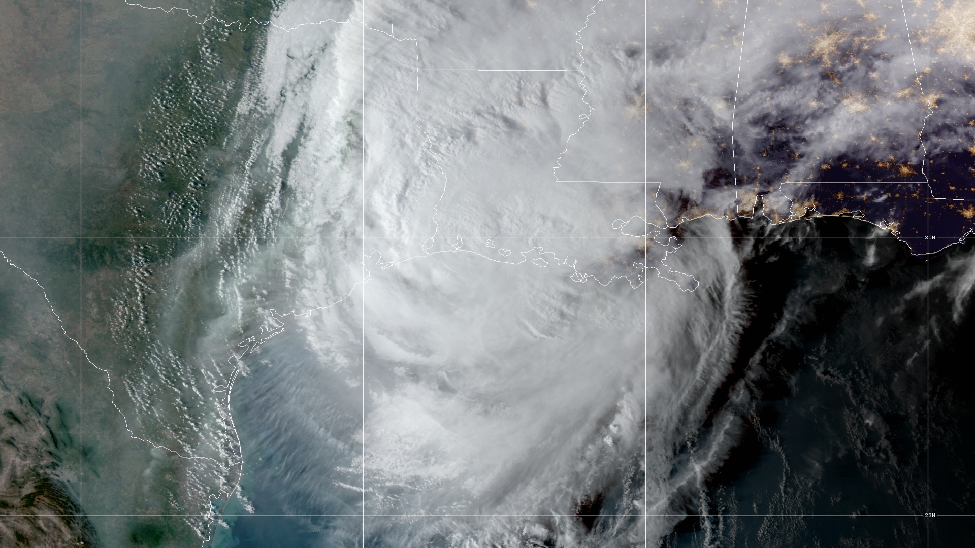 ‘Delta’ se adentra más en territorio estadounidense; sus vientos golpean la costa suroeste de Luisiana
