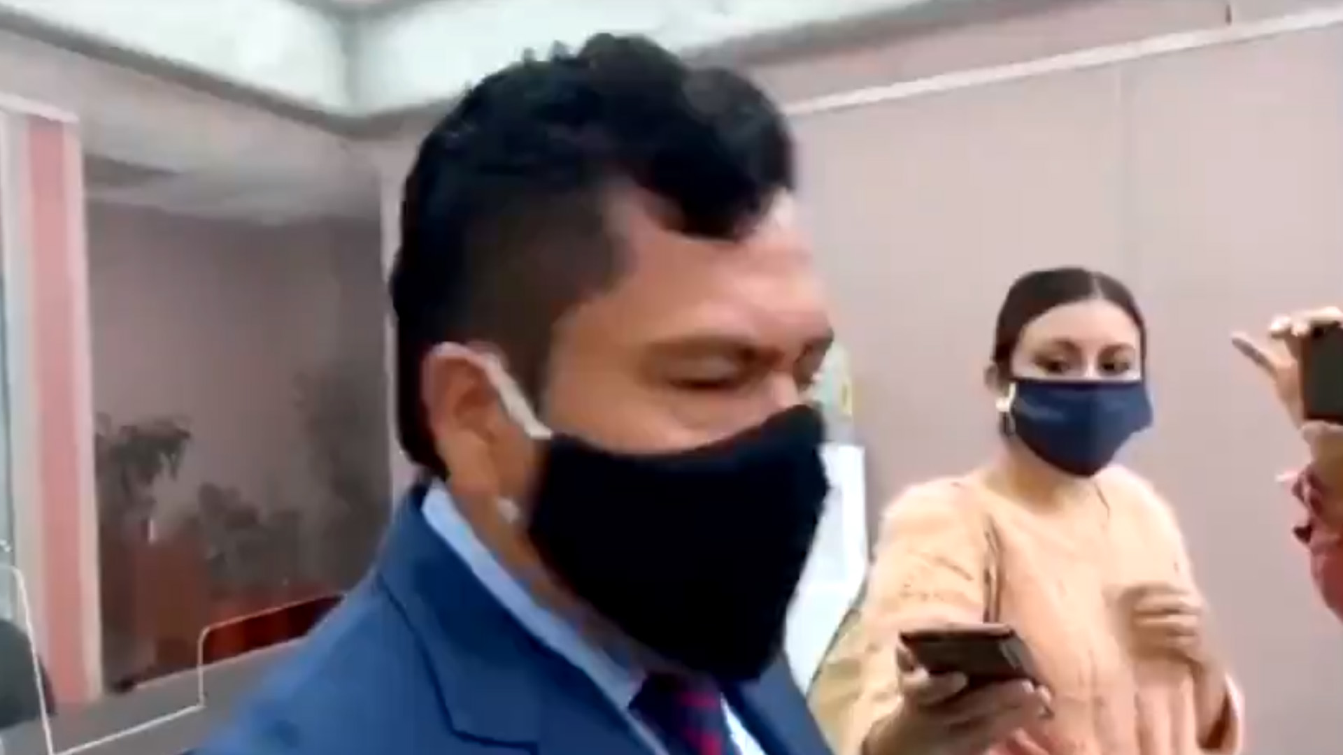 #Video Diputado de Morena en Veracruz reconoce que tiene a su hijo como chofer por 15 mil pesos mensuales