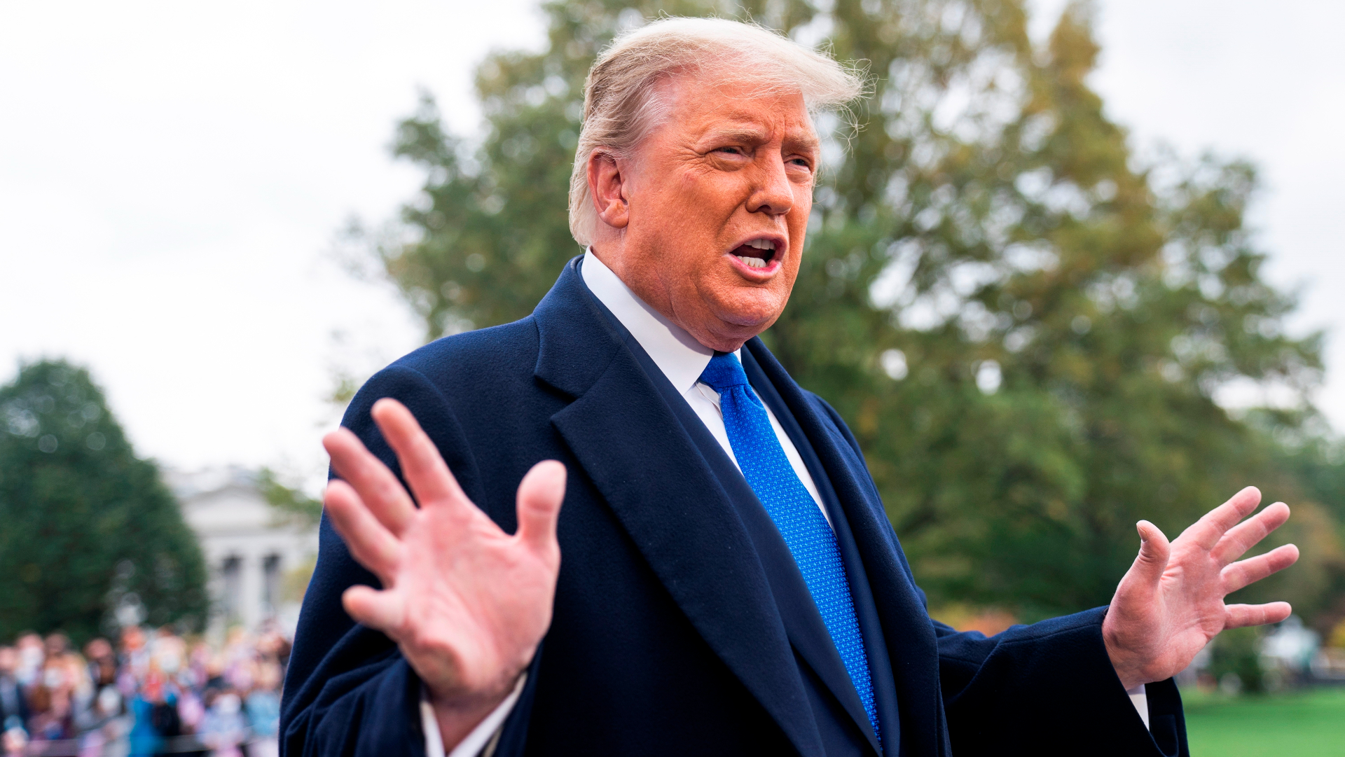 Trump insiste en la “vuelta a la normalidad” mientras los contagios por COVID-19 crecen Trump insiste en la “vuelta a la normalidad” mientras los contagios por COVID-19 crecen