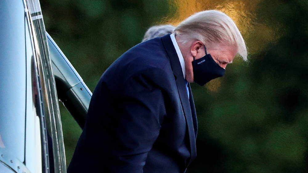 Trump muestra síntomas “muy preocupantes”; sus próximas horas son críticas, según jefe de Gabinete de la Casa Blanca